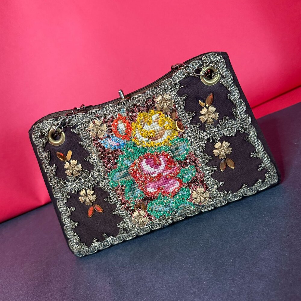 Antique 1940s Beaded Floral Frame Clutch – Hand-Embroidered Vintage Chain Bag
